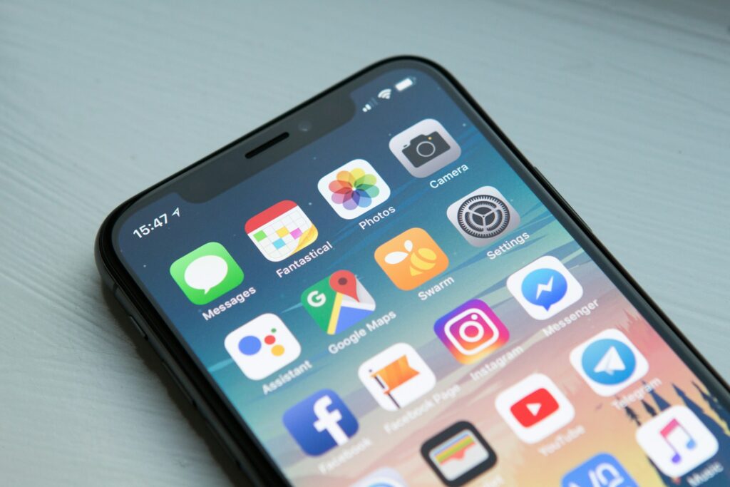 LCD vs OLED iPhone Screens